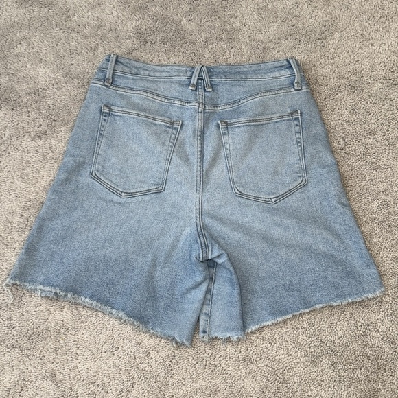 Good American Denim Shorts | Size 8 / 29 | Blue - Picture 2 of 9